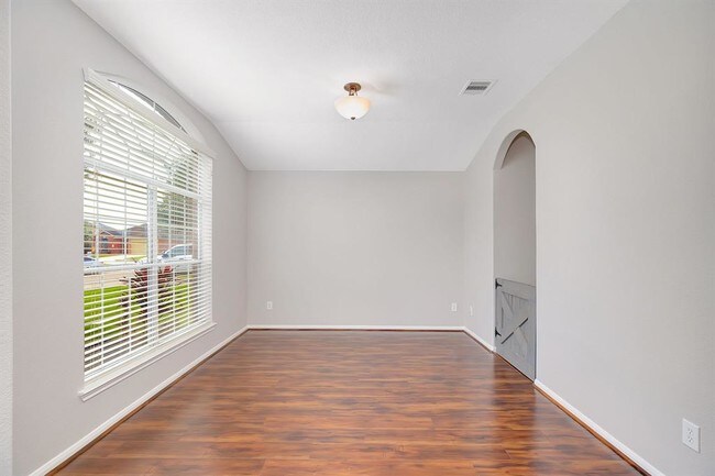 Foto del edificio - 7307 Shade Ct