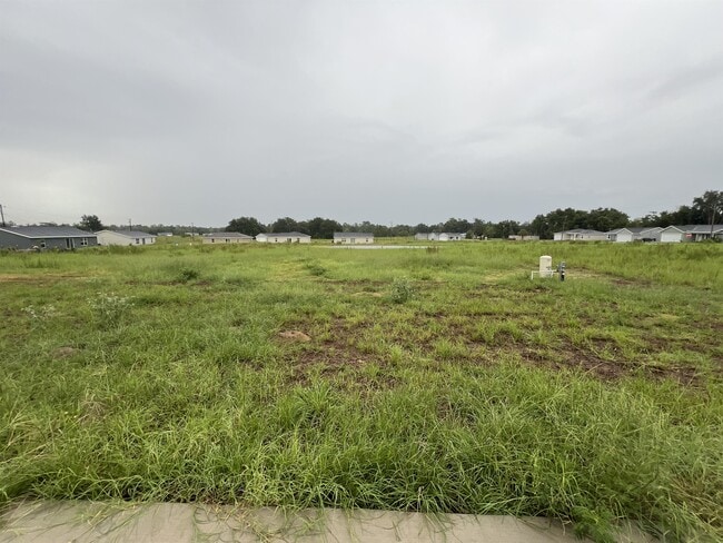 Building Photo - 9 Maple Ln