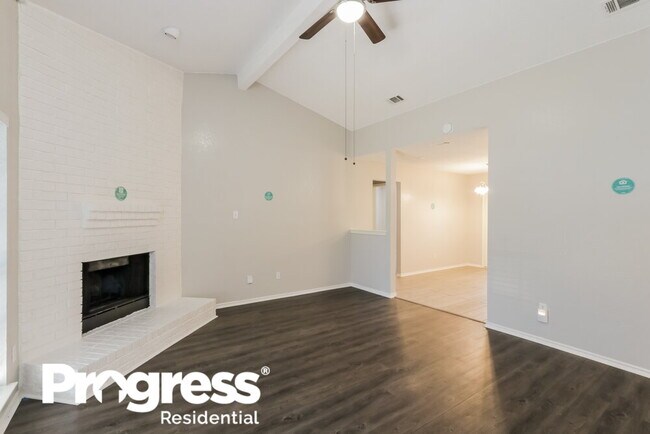 Foto del edificio - 801 Hartford Ln