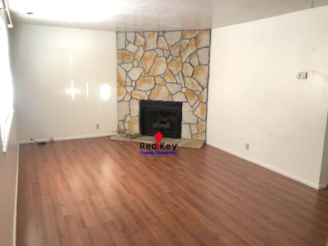 Foto del edificio - Delta Circle Duplex