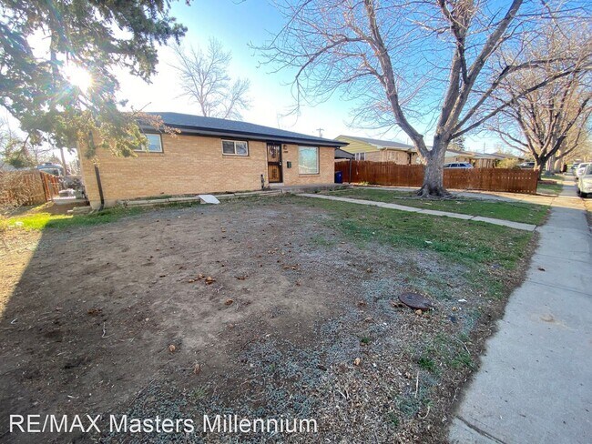 Foto del edificio - 5 br, 2 bath House - 1390 Quentin St