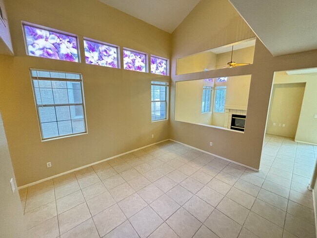 Foto del edificio - Gorgeous 3Bed/3Bath Home in the Gated Gree...