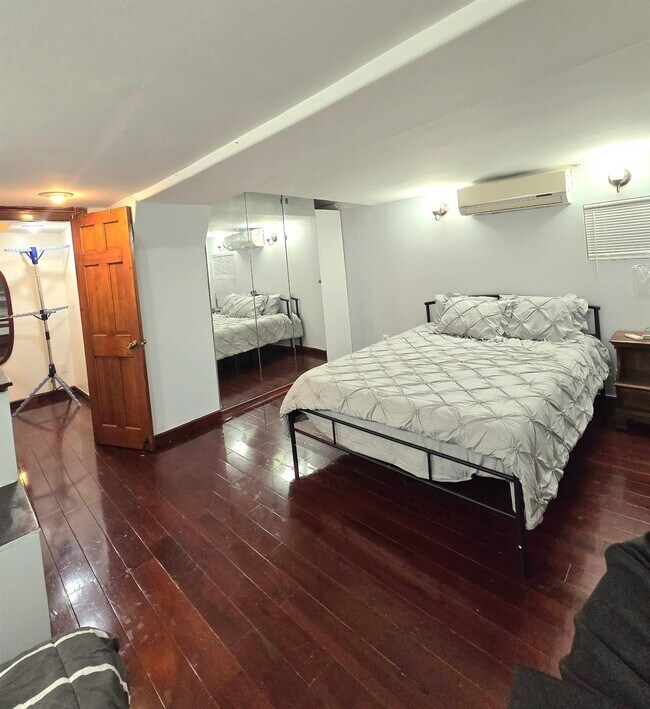 Foto del edificio - 88-04 69th Rd