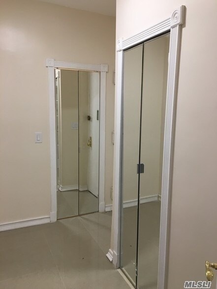 Foto del edificio - 35-64-64 89th St