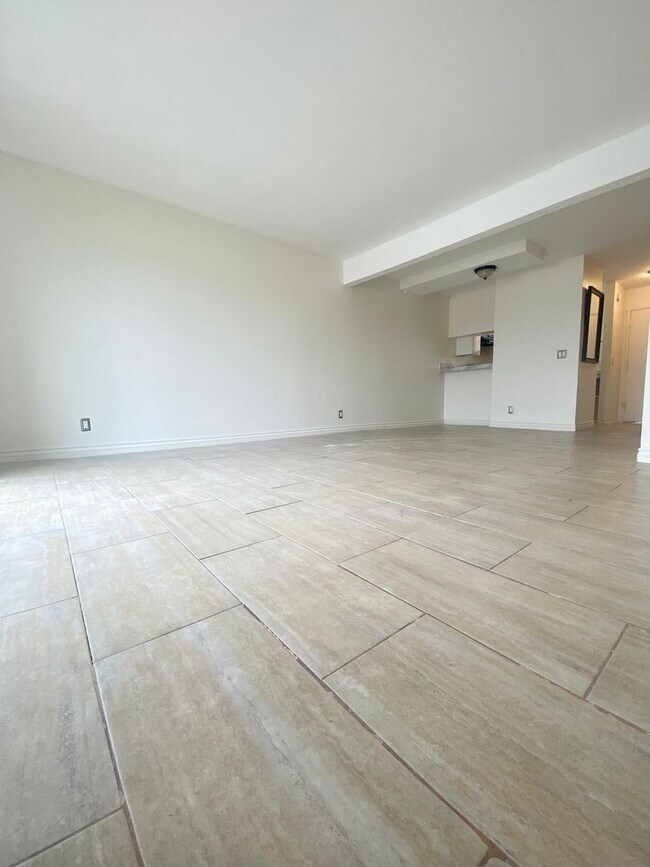 Foto del edificio - 16046 Wyandotte St