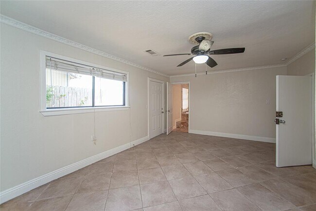 Foto del edificio - 6905 Palestine St