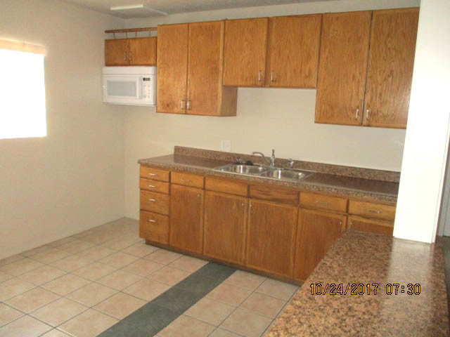Building Photo - 400 Bonanza Way