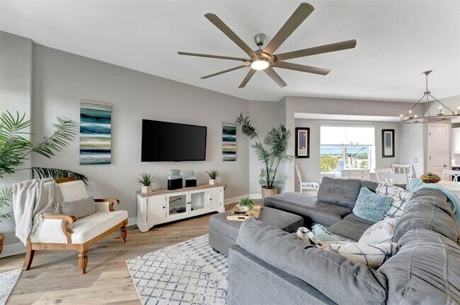 Building Photo - 501 Haben Blvd