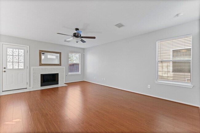 Building Photo - 226 S Walden Elms Cir