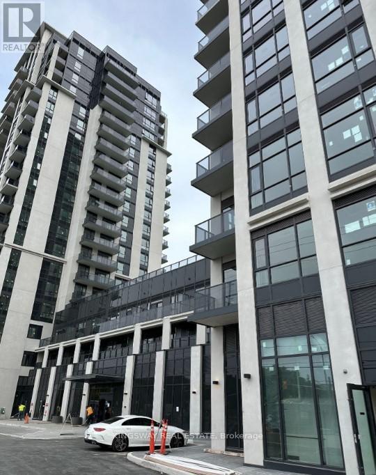 Building Photo - 202 Burnhamthorpe Rd E