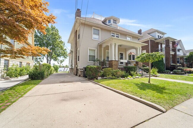 Foto del edificio - 3107 Van Alstyne St