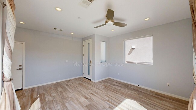 Building Photo - Beautiful 2 Bed/2.5 Bath Home