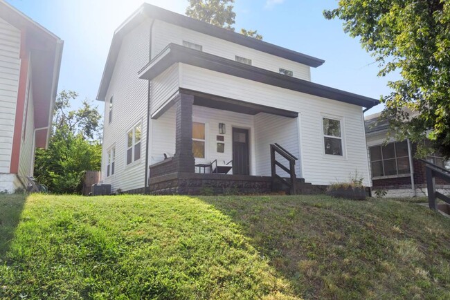 Beautiful renovated home! - Beautiful renovated home!