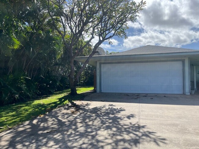 Foto del edificio - Awesome Furnished 3 Bedroom