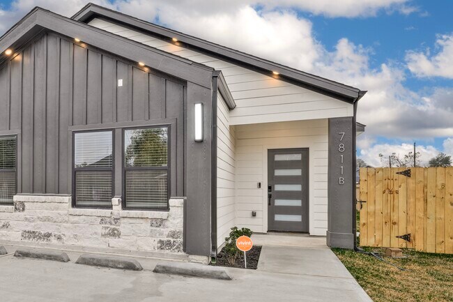 Foto del edificio - 7811 Sandra St