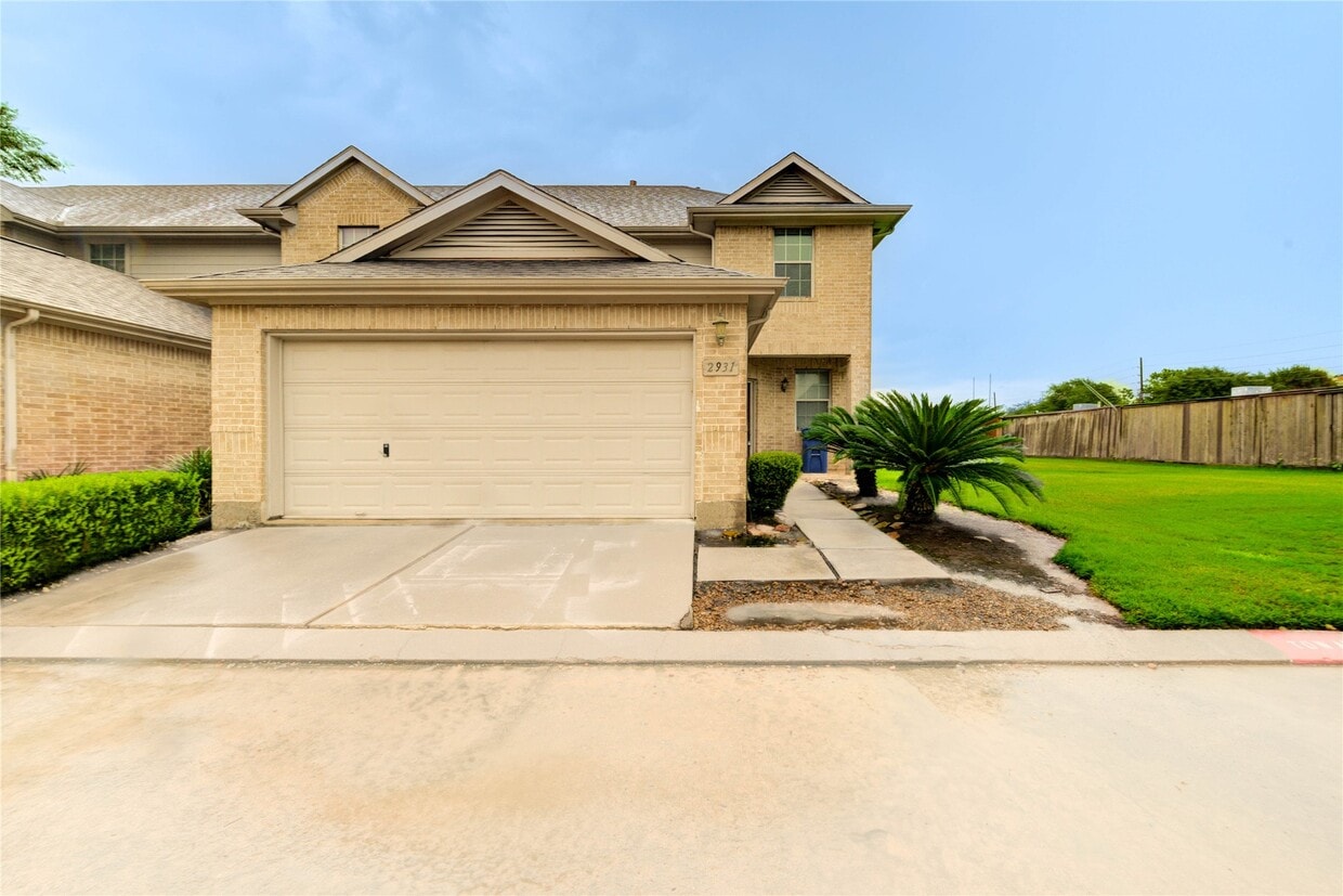 Foto principal - 2931 Meadowglen Cove