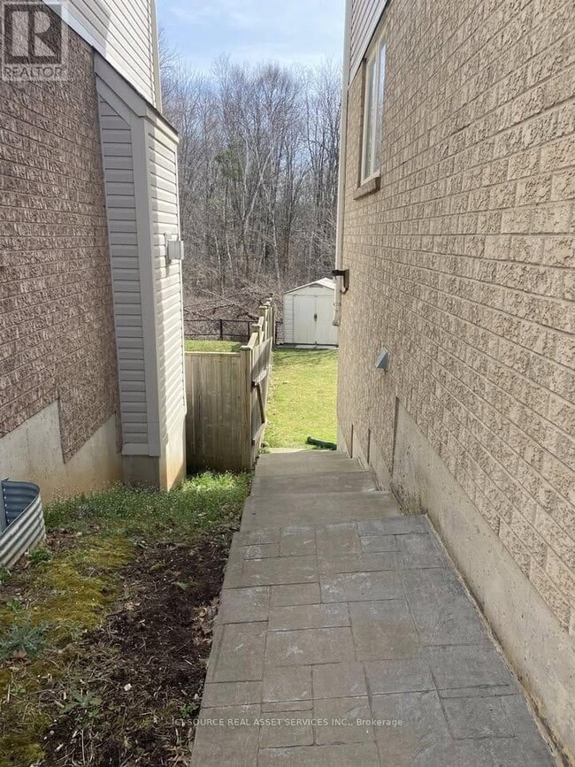 Building Photo - 12 Jenner Ct