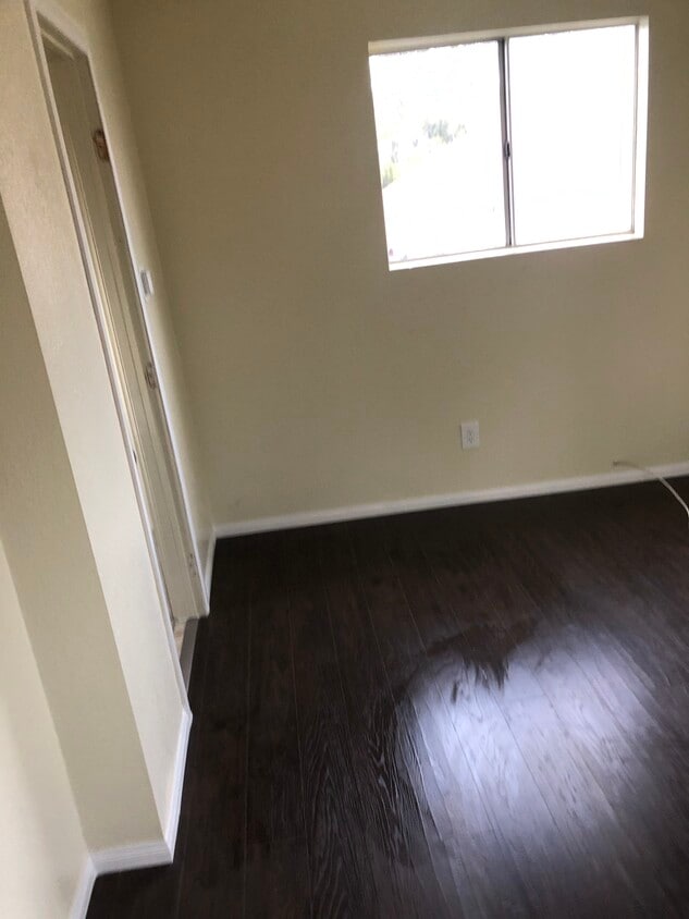 Livingroom/Bedroom - 716 1/2 W 60th St (Los Angeles, CA)