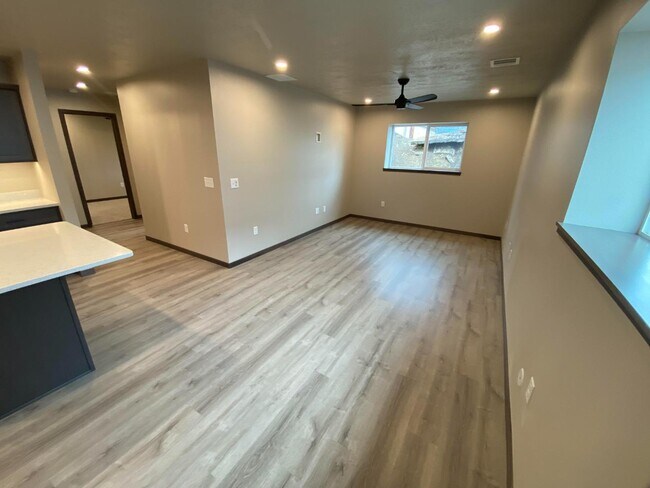 Foto del edificio - 218 S Elmwood Ave