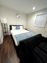 Building Photo - 221A Crest Ln