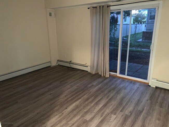 Building Photo - 38 Yacht Club Cove