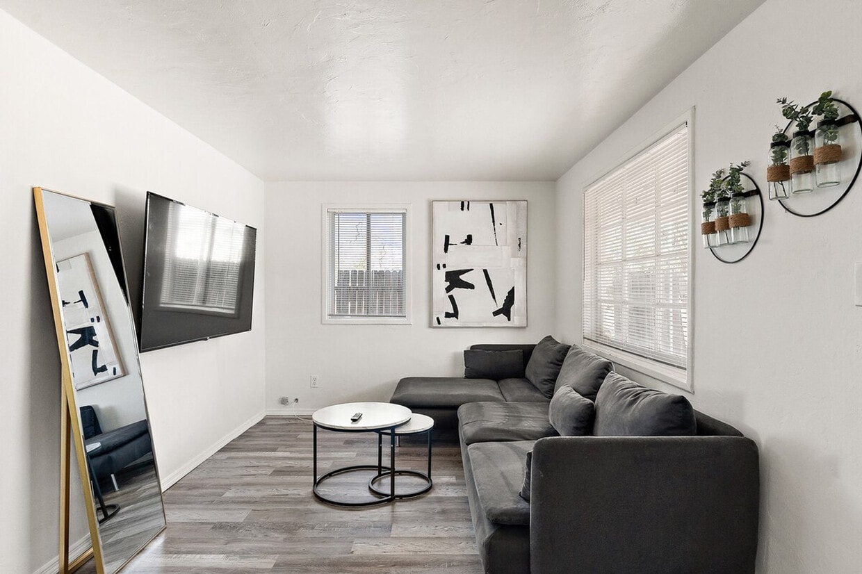 Foto principal - 639 W Pepper Pl