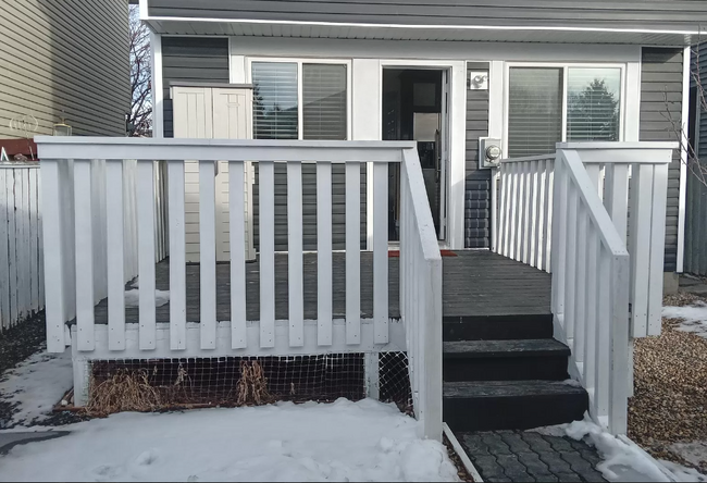 entrance - 145 Martindale Dr NE