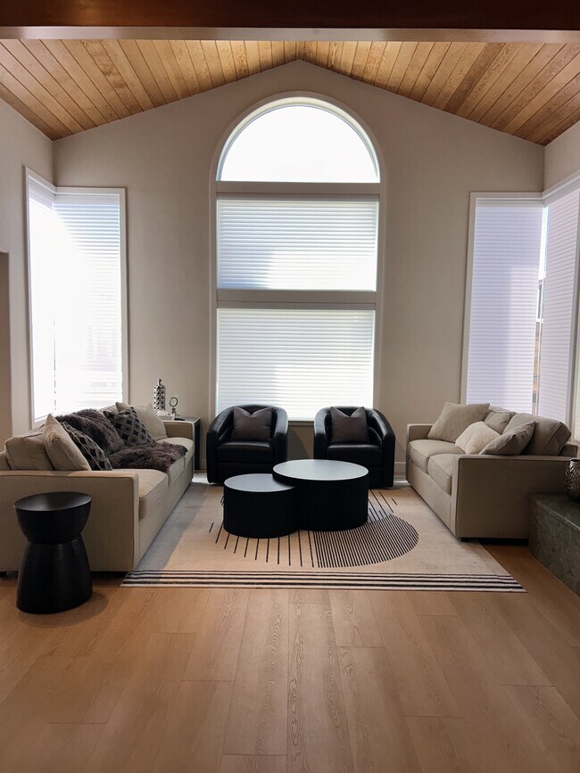 Foto del edificio - 3740 Ocean Dr