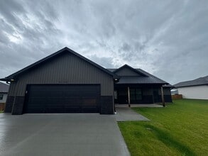 Building Photo - 4680 Treaty Dr