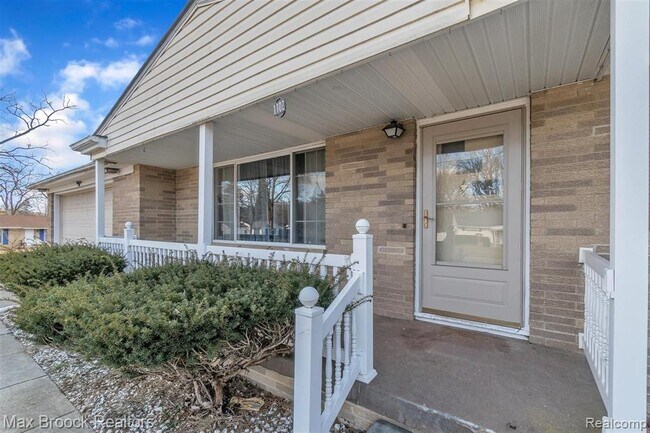 Foto del edificio - 1102 Davenport Dr