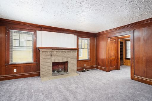 Foto del edificio - Large remodeled 4 bed 1  bath in West Akron !
