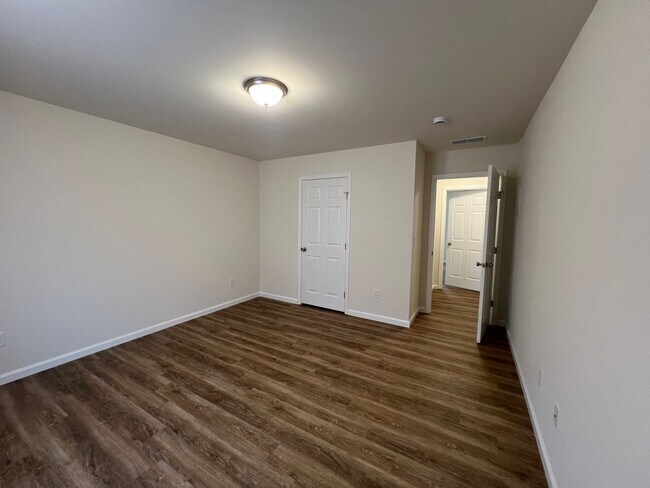 Building Photo - Brand New House 3 beds 2 baths