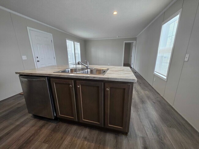 Foto del edificio - 4620 Hemlock Loop