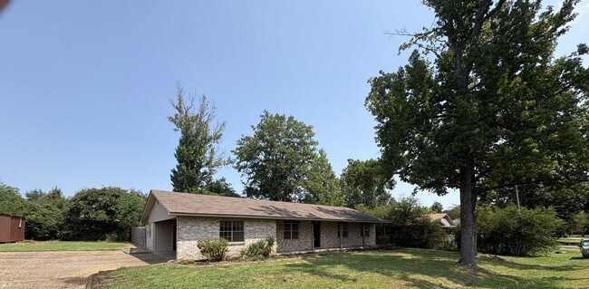 Foto del edificio - 103 Cottonwood Ave