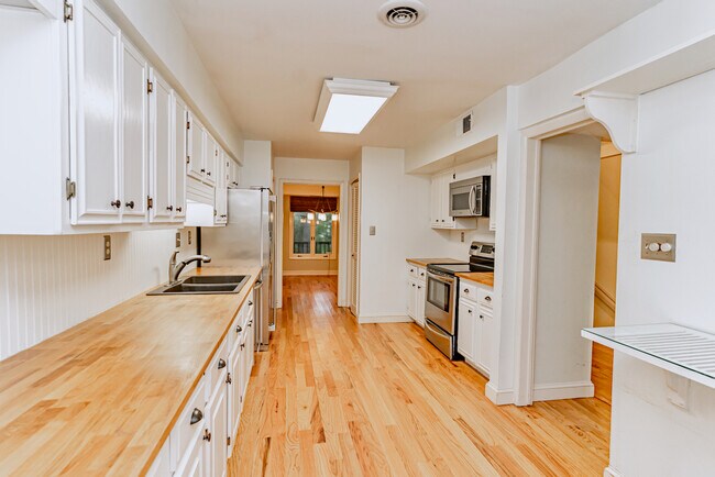 Foto del edificio - 178 Ingleoak Ln