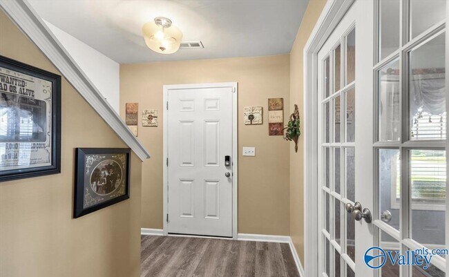 Foto del edificio - 111 Waltrip Dr