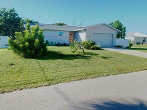 Building Photo - 323 Dolphin Pkwy
