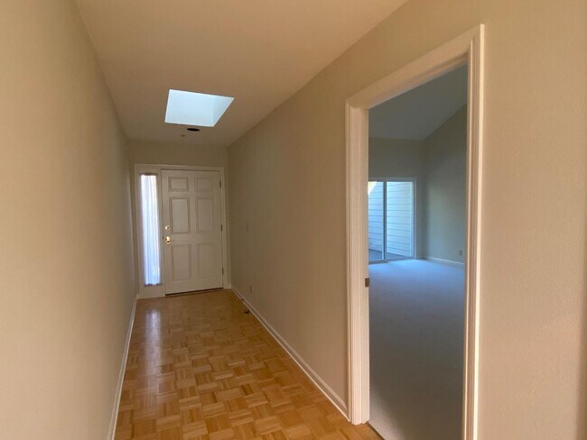 Building Photo - 1040 Continentals Way