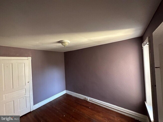 Building Photo - 102 E Ashmead St