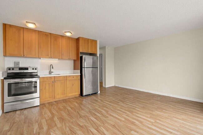 Building Photo - Charming Studio near Don Quijote in Ala Moana