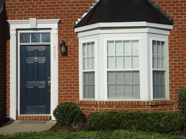 Foto del edificio - 4501 Meredith Creek Dr
