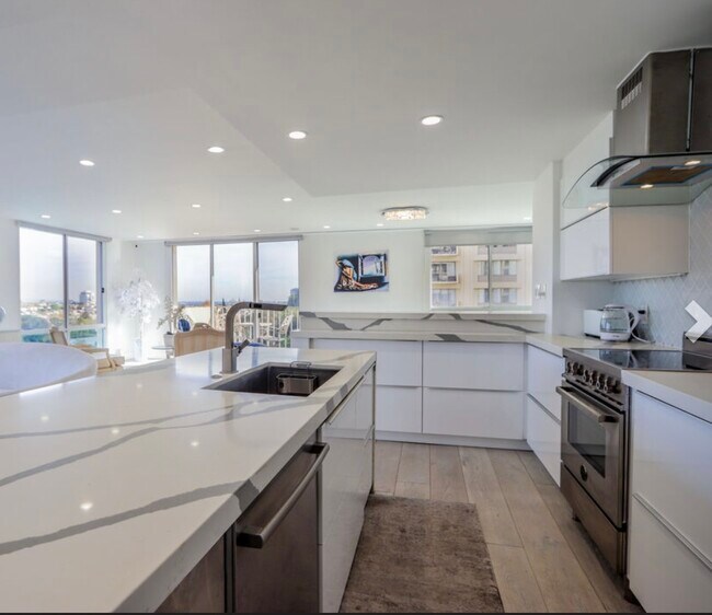 Kitchen - 2160 Century Park E