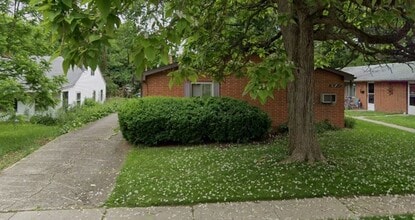 Building Photo - 27 W Parkwood Dr