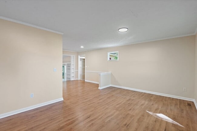 Building Photo - 1539 White Rd