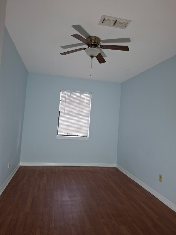 Foto del edificio - 1609 W Elm St