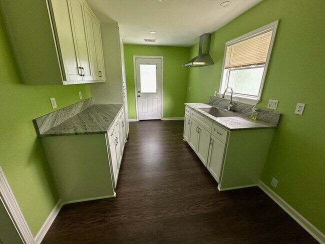 Building Photo - 11013 Pandora Dr