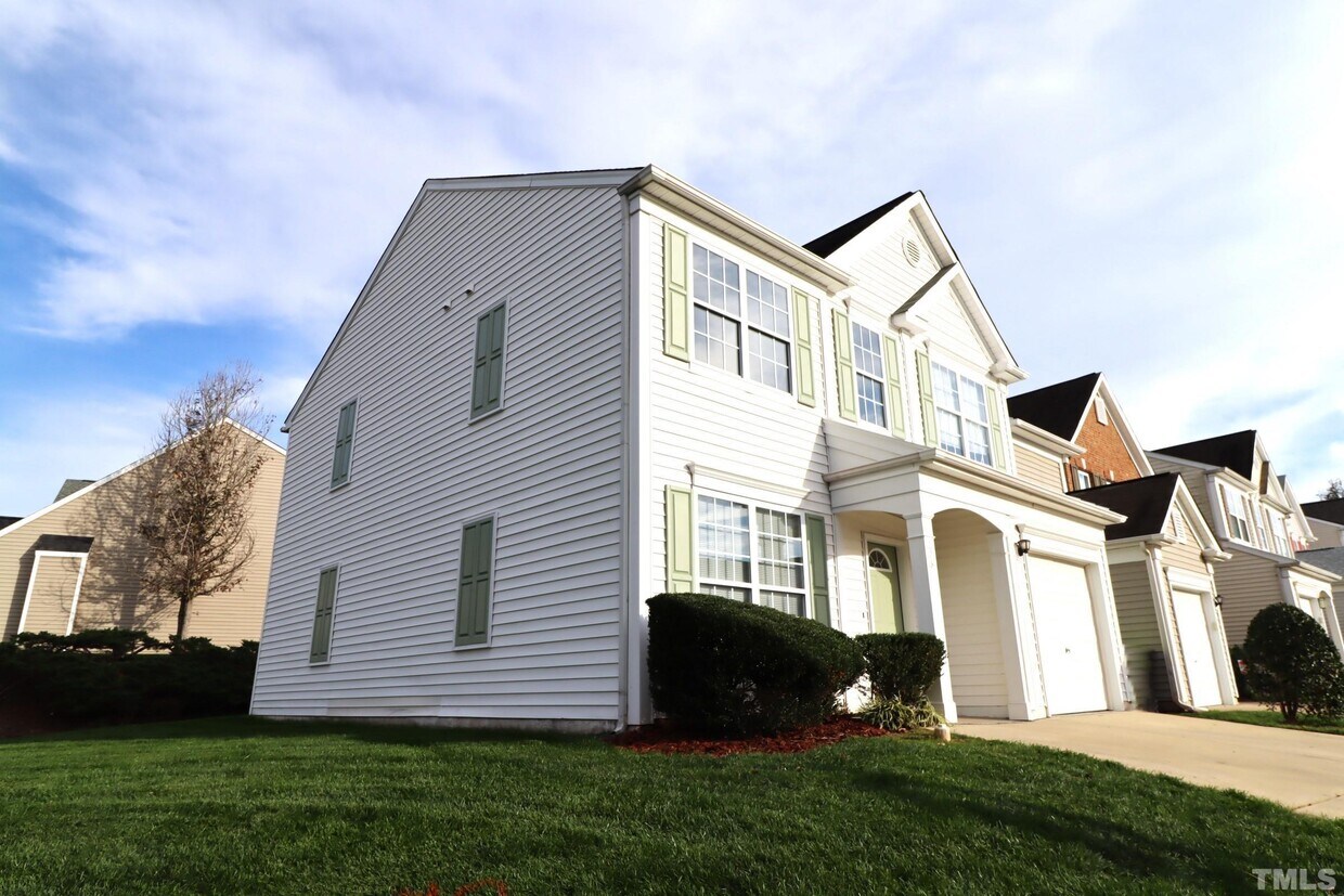 208 Whitney Oaks Ln, Morrisville, NC 27560 Townhome Rentals in