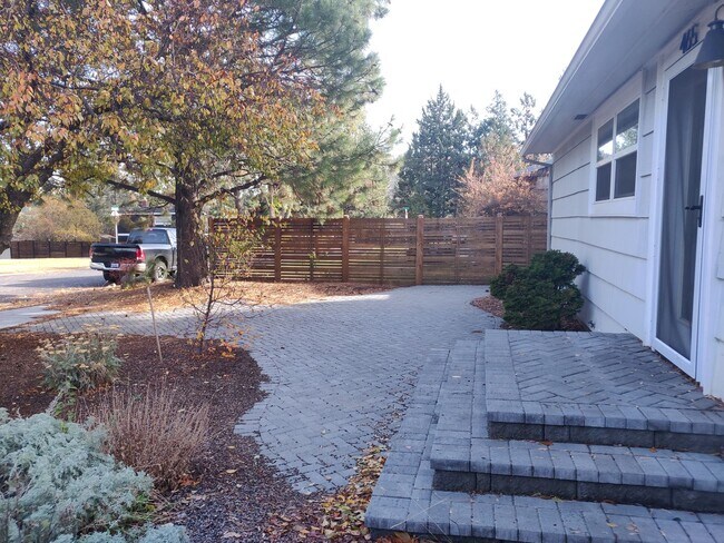 Building Photo - Urban Elegance Meets Ultimate Privacy Near Juniper Park