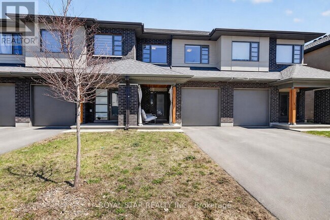 Photo du bâtiment - 1033 Eider St