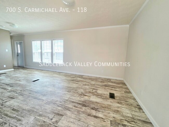 Foto del edificio - 700 S Carmichael Ave